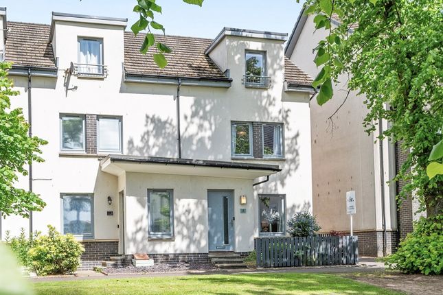 Thumbnail Town house for sale in Muir Drive, Larbert
