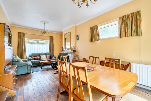 27, Copse Avenue, Farnham photo 4