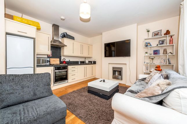 Flat 2, 6-8, East Street, Epsom photo 5