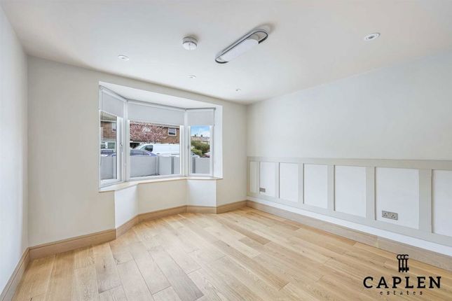 Flat 1, 464, New North Road, Ilford photo 3