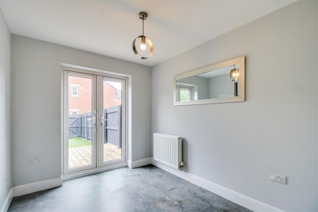 9, Abbey Close, Wakefield photo 4
