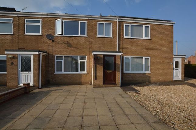Thumbnail Terraced house to rent in Ancaster Court, Scunthorpe