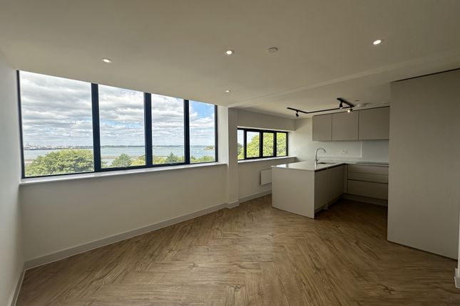 Flat 26, Shackleton, Maritime Park, Warsash photo 2