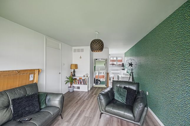 45 Kirknethan, Wishaw photo 4