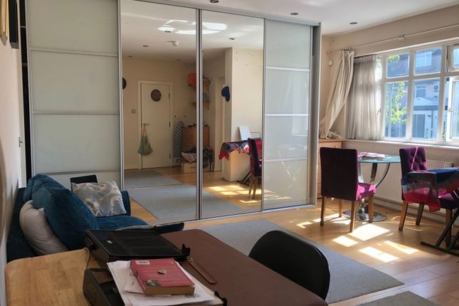 93a, Leeside Crescent, London photo 5