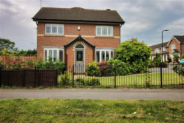 Thumbnail Semi-detached house to rent in Lyminton Lane, Treeton, Rotherham