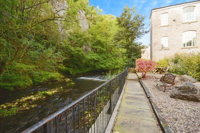 Flat 4 Phoenix Building, Litton Mill, Buxton photo 3
