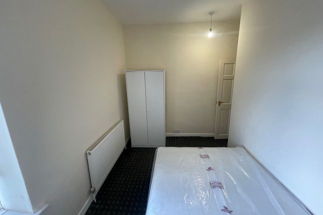 Rodney Street, Ashton-under-Lyne, Tameside photo 4