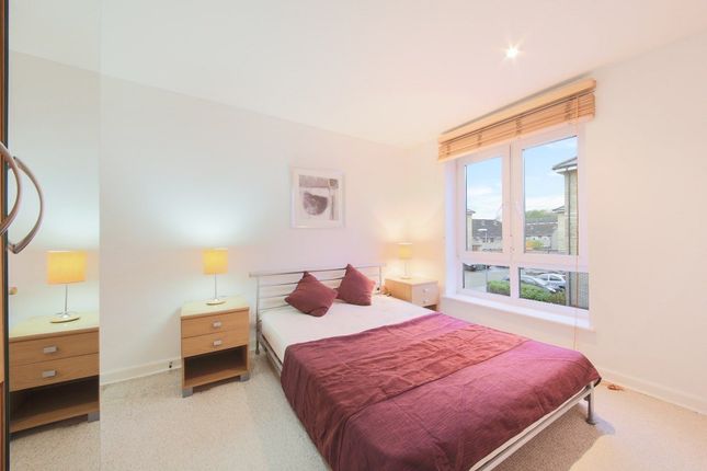 Flat to rent in Flat, Queensgate House, Hereford Road, London