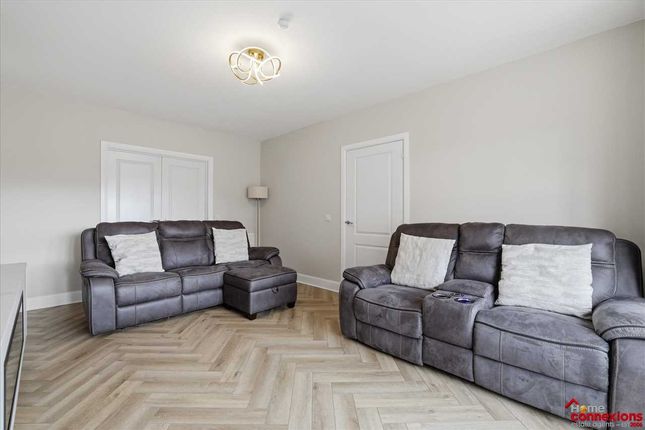 8, Springfield Gate, Lindsayfield, EAST KILBRIDE photo 4