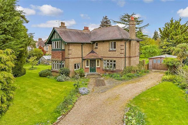 Thumbnail Detached house for sale in Norwood Lane, Meopham, Kent