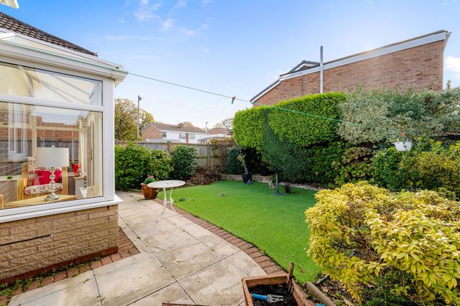 4 Wedgewood Drive, Widnes photo 2