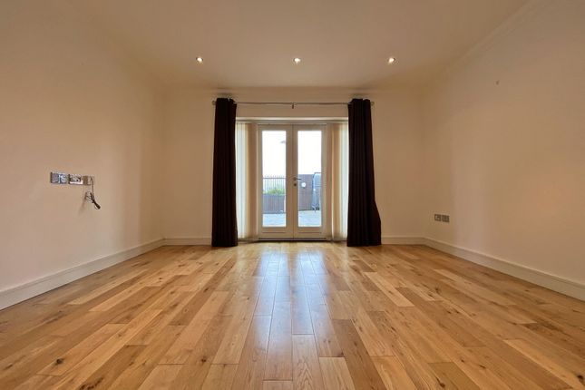 4 Cityview Apartments 14, Lowe Close, Chigwell photo 2