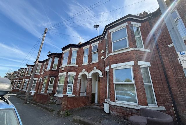 4-bed house on 417 & 417a, Spring Bank West, Hull, £170,000