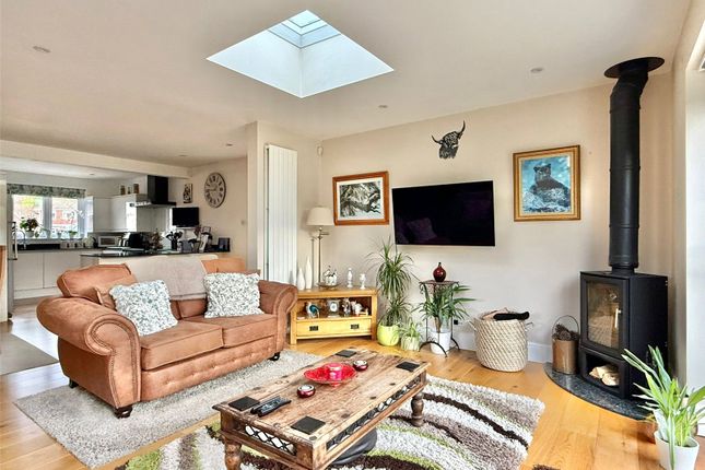 14, Firmount Close, Lymington photo 4