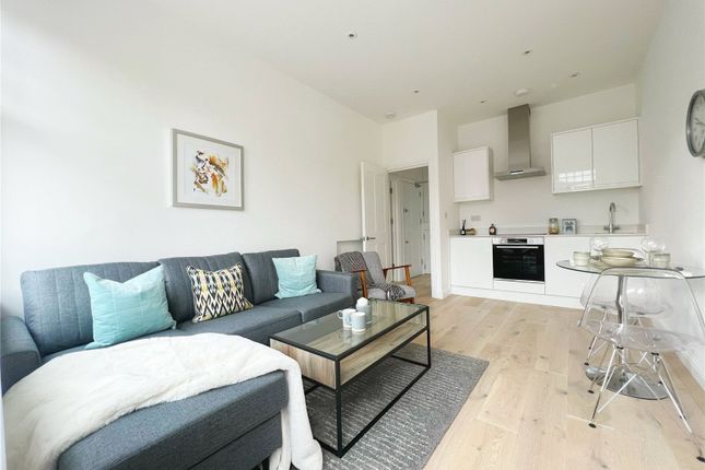 Flat for sale in Ashlake Road, London