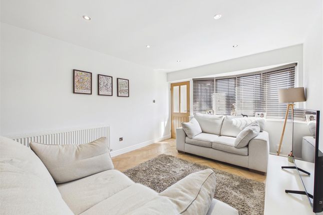 17, Ennerdale Close, Dronfield photo 4