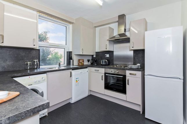 Flat to rent in St Michaels Lane, Leeds