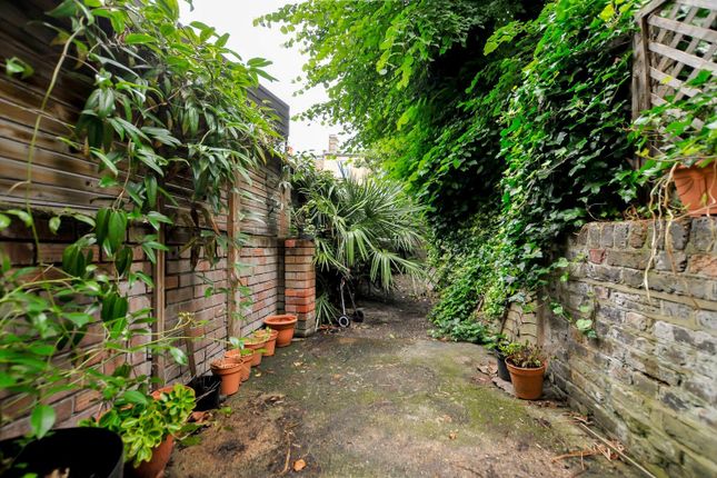 2, Kyverdale Road, London photo 4