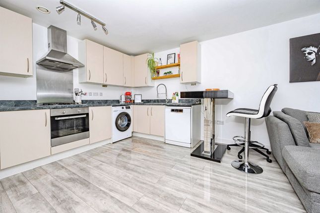 3, Basildon Court, Croxley Road, Hemel Hempstead photo 2