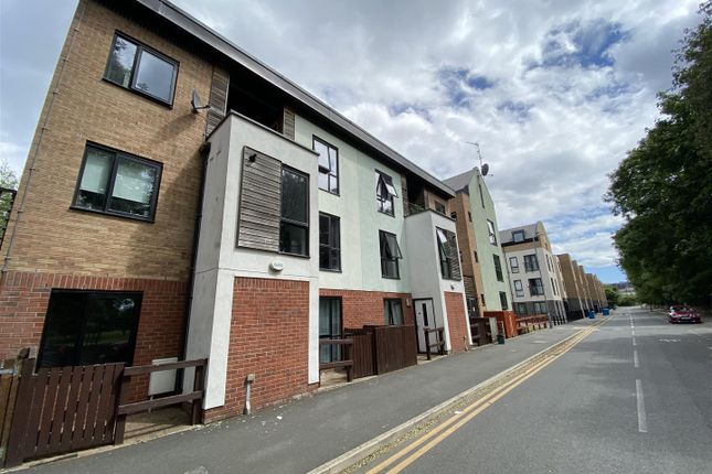 1-bed flat on 5, Hulton Street, Salford, £120,000