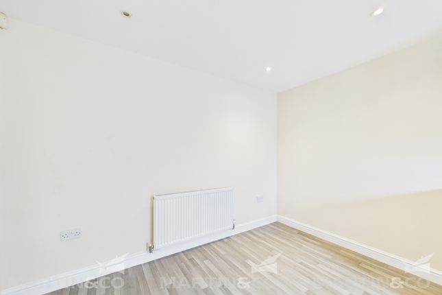11, Mallard Court, Doncaster photo 3