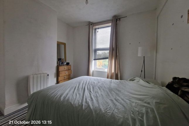 84 Armley Ridge Road, Leeds photo 4