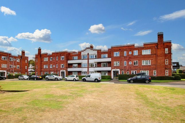 Thumbnail Flat for sale in Knighton Park Road, Leicester