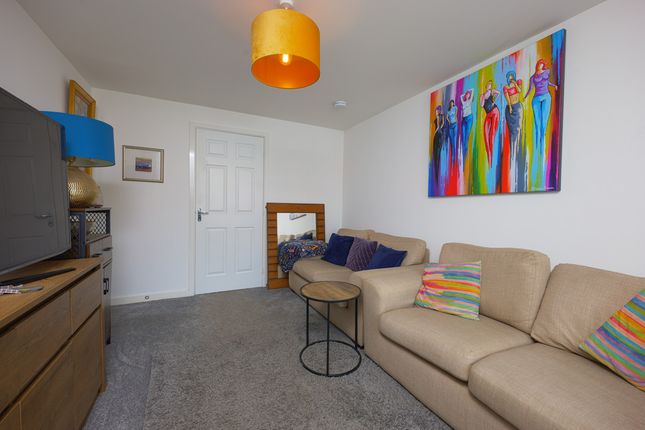 31, Twister Crescent, Stonehouse photo 4