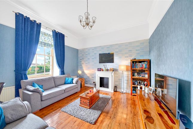 21, Knightsridge House, Watson Green, Livingston photo 3