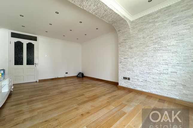 45 Ching Way, London photo 2