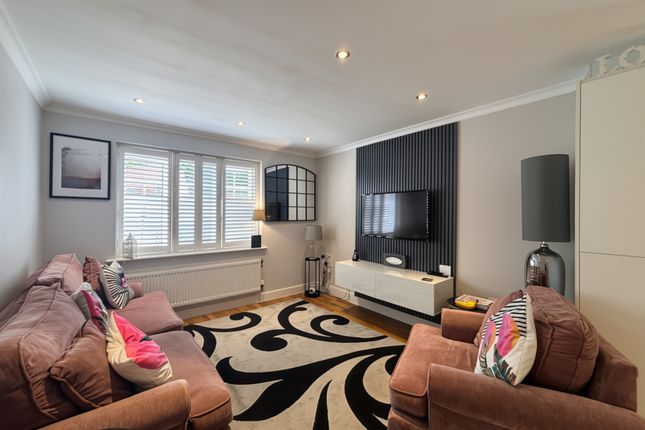 46, Westrop Drive, Halstead photo 3