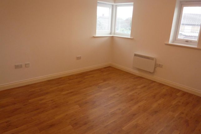 5, Dunsters Court, Bury photo 5