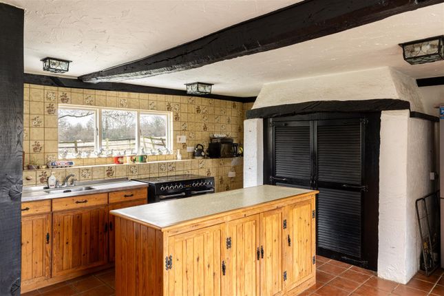 South Hale Farm, Moats Lane, South Nutfield photo 3
