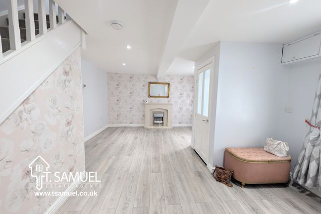 28 Seymour Street, Mountain Ash photo 4
