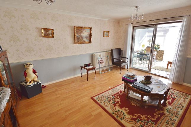 47, Battisford Drive, Clacton-On-Sea photo 4