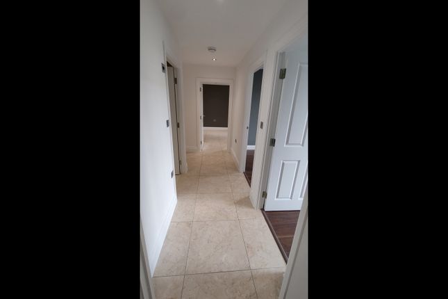 7, Davis House, London photo 4