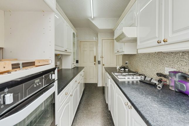 72, Temple Road, Greater Manchester photo 5