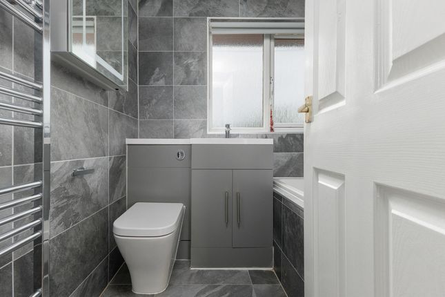 27, Buchan Path, Glenrothes photo 4