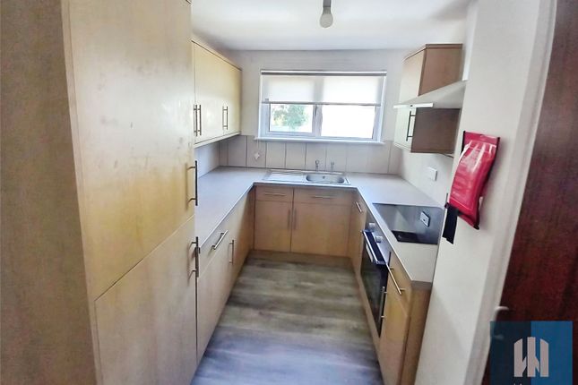10, Springwood Hall Close, Huddersfield photo 3