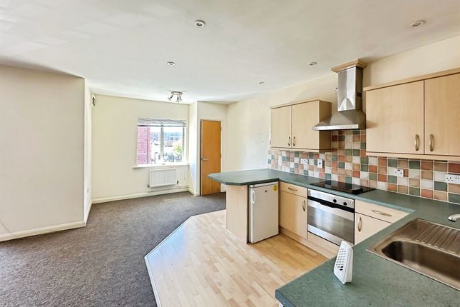Flat 49, Royal Victoria Court, Gamble Street, Nottingham photo 3