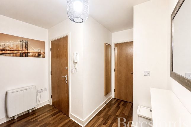 1, Brant Court, Romford photo 2
