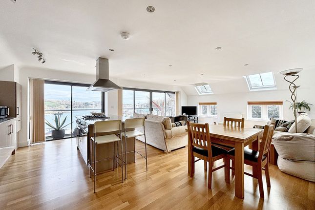 18 Swingbridge House Quay Hill, Penryn photo 4