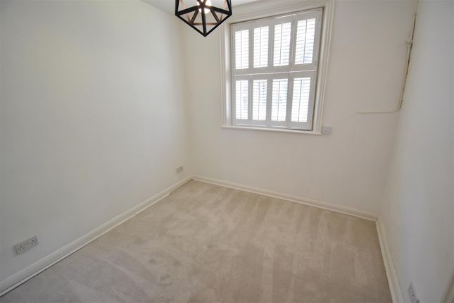 Flat to rent in North Road, Surbiton