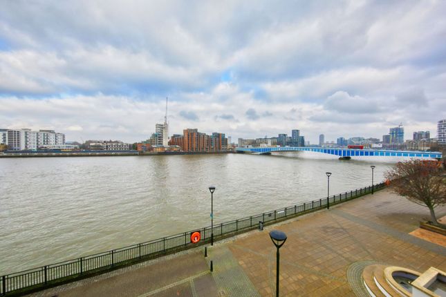 207 Compass House, Smugglers Way, London photo 3
