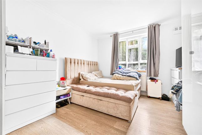 Flat 7, Ajax House, Old Bethnal Green Road, London photo 4
