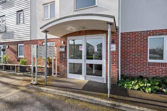 23, Rossetti Close, Hampshire photo 4