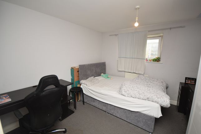 125, Clarkson Court, Hatfield photo 3