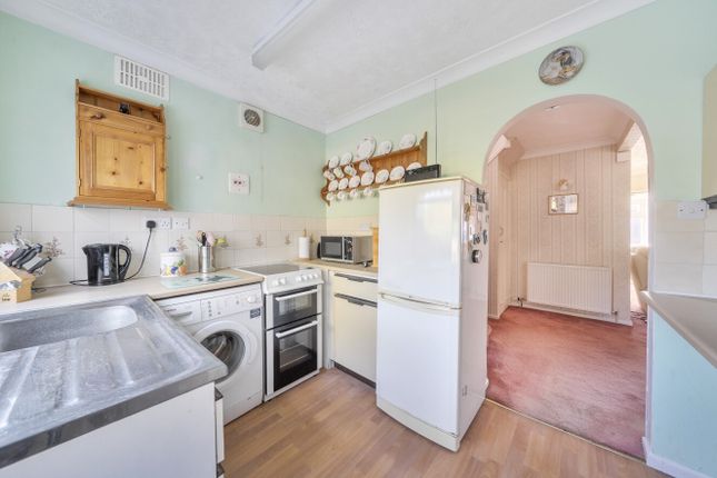 95, Duchess Way, Swindon photo 4