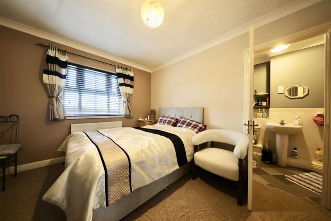 2, Beamsley Way, Hull photo 4